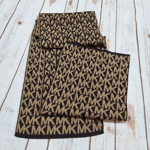 Michael Kors MK Classic Scarf